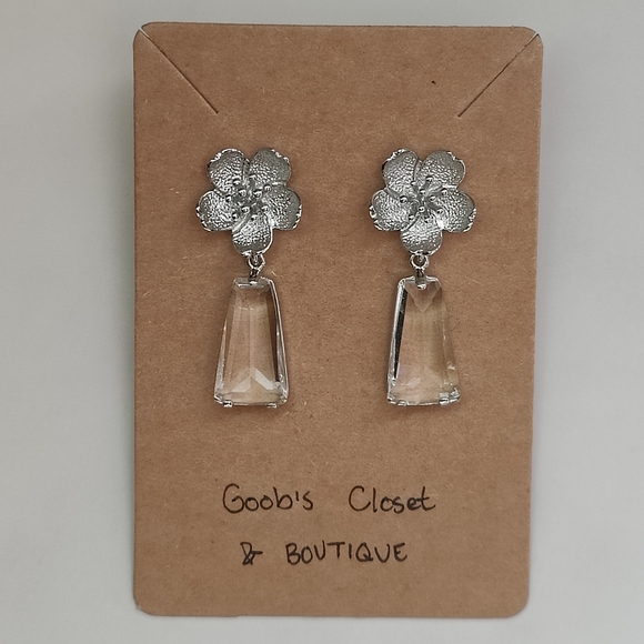 FINAL CLEARANCE NEW HANDMADE RHODIUM COPPER STUD FLOWER EARRINGS CLEAR CRYSTAL - Picture 1 of 7